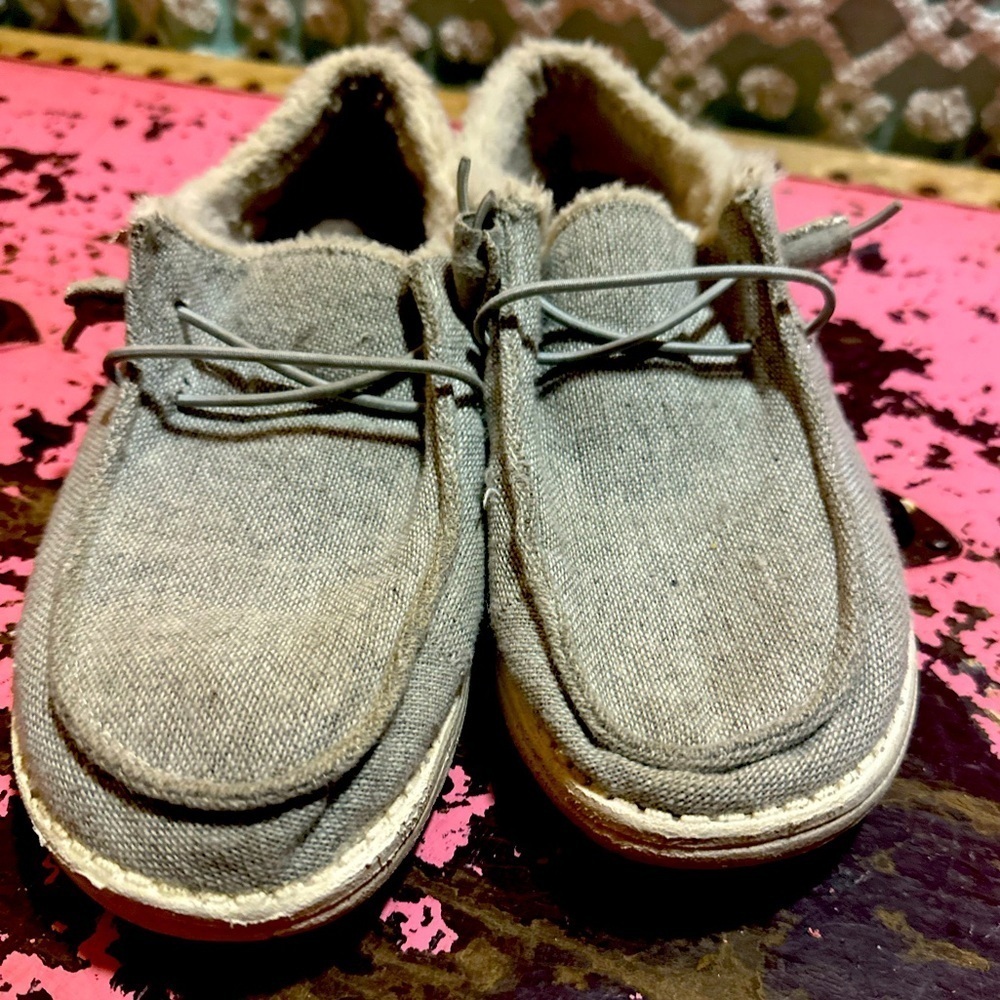 HEY DUDES Women’s Wendy Funk Wool slip ons sz 9